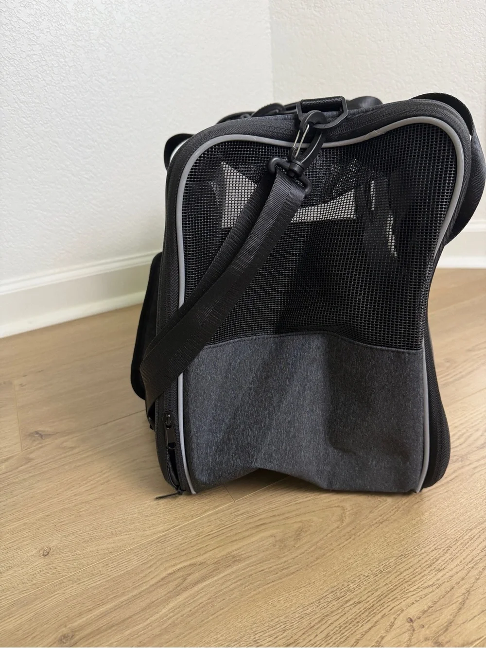 Cat or small dog travel carrier bag